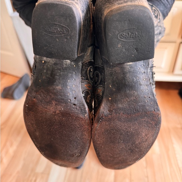 Corral Brown and Gray Embroidered Western Heeled Boots - Picture 4 of 5
